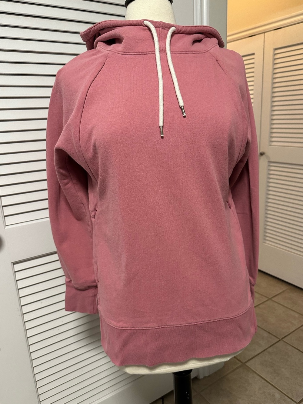Gap Maternity and Nursing Women’s Dusty Pink Hoodie Sweater